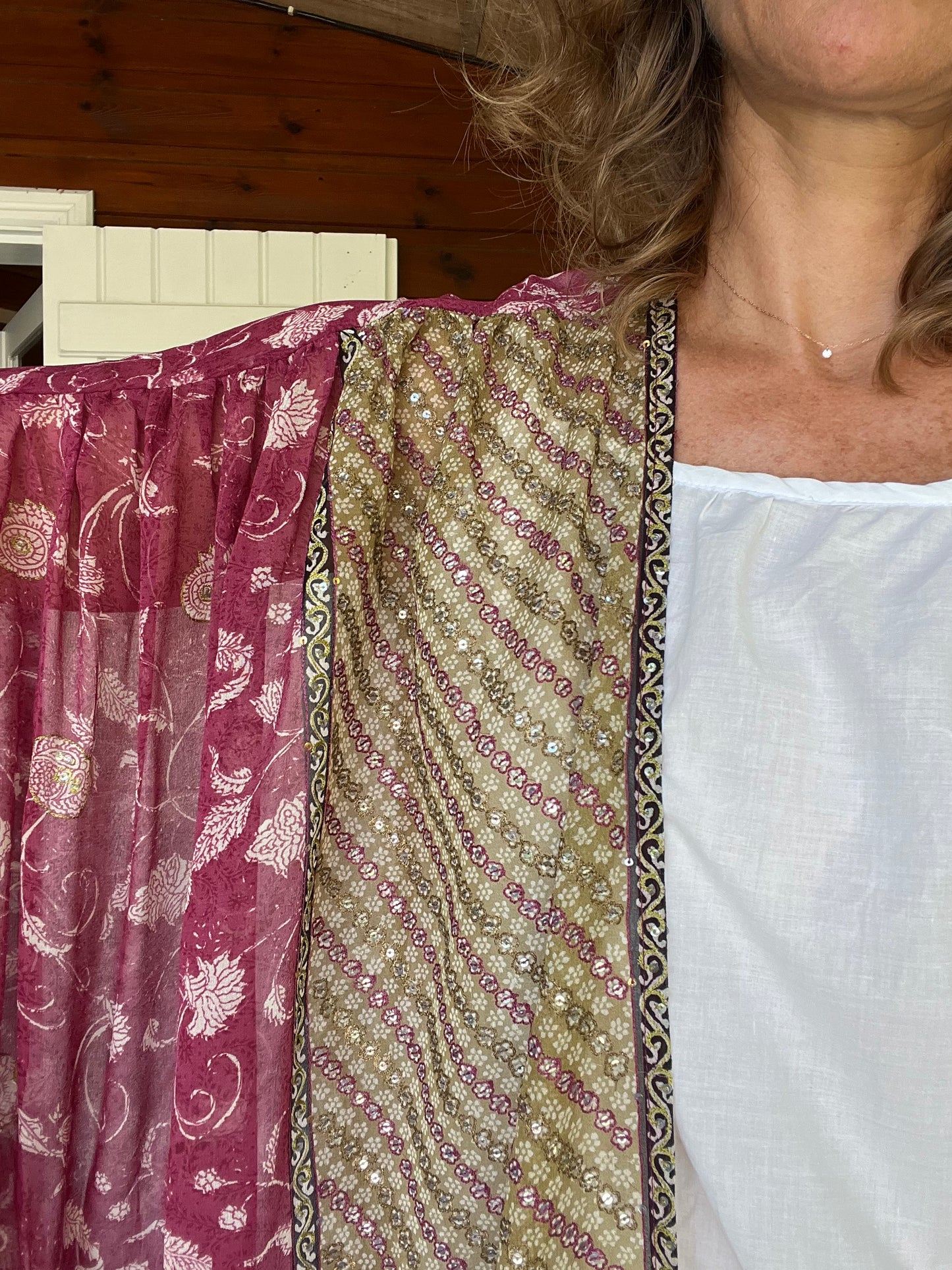 Kimono Meekha long red broderies et sequins