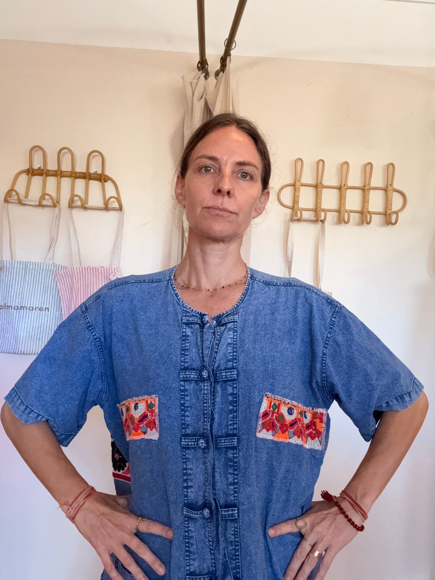 Veste upcyclée broderie main