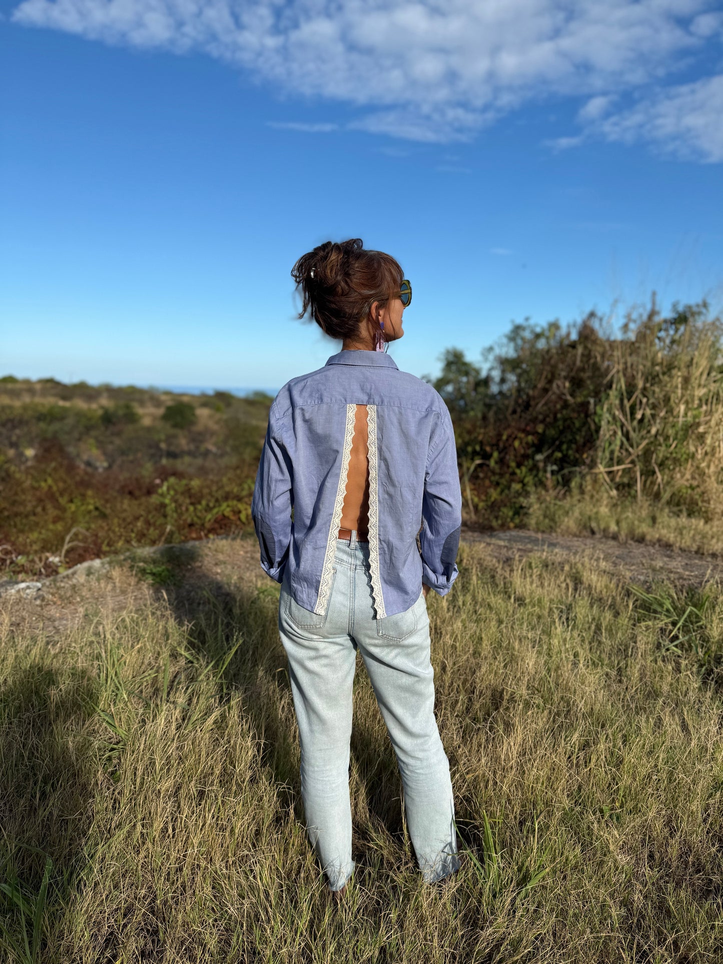 Chemise upcyclée dos ouvert 🩵