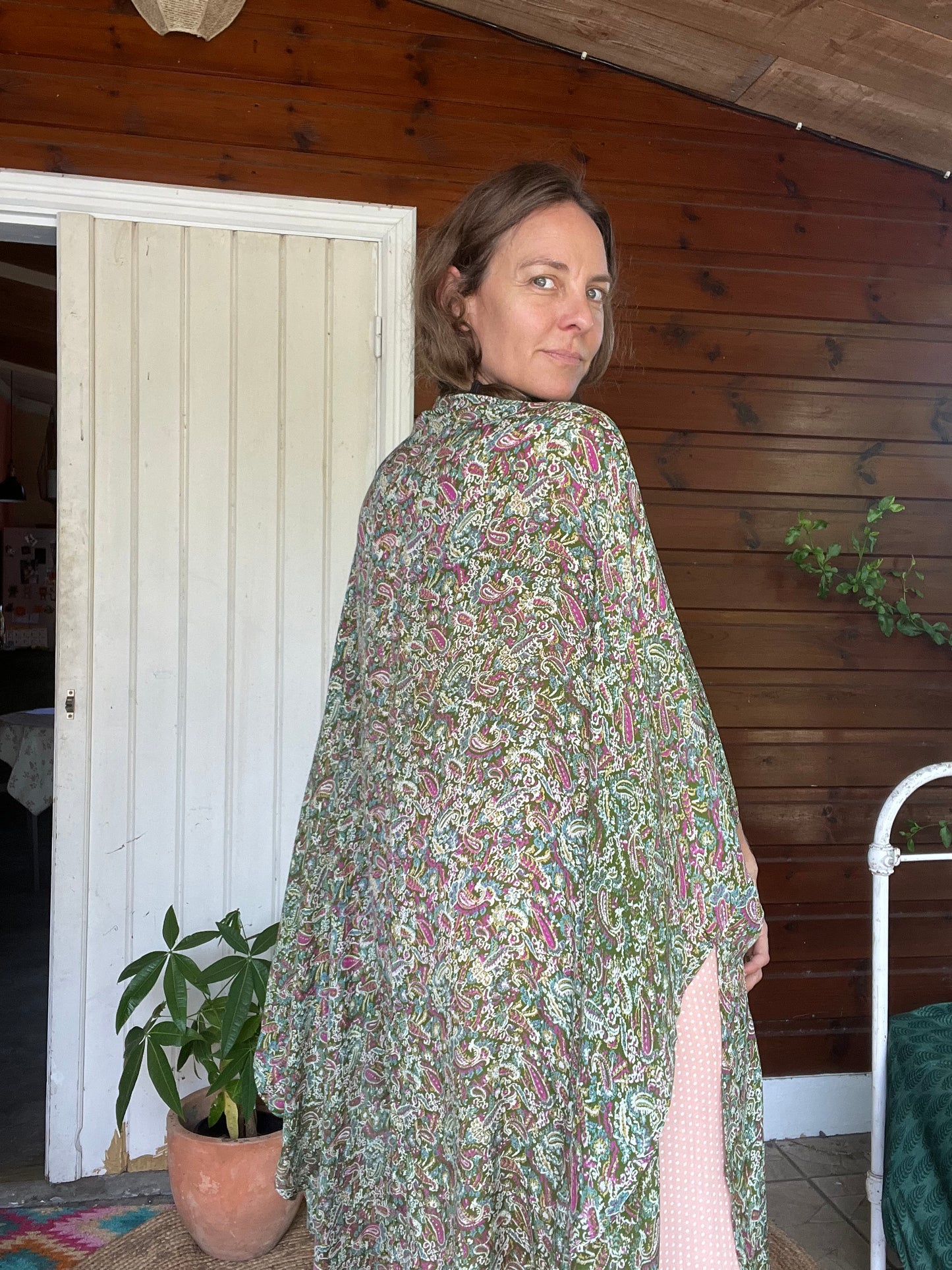 Kimono Meekha green pink flowers