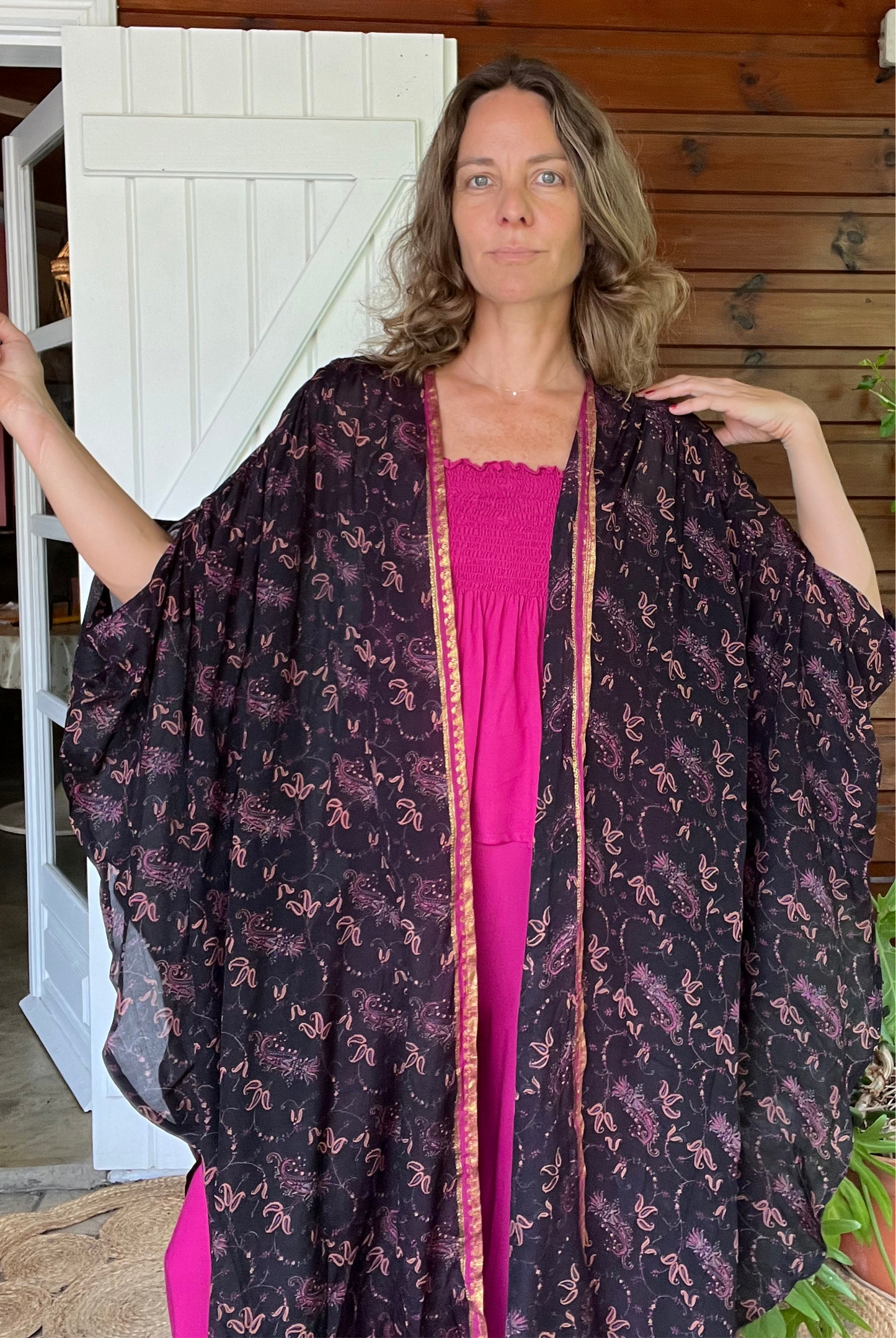 Kimono Meekha long black and gold