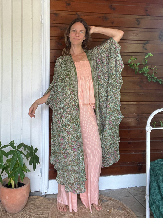 Kimono Meekha green pink flowers