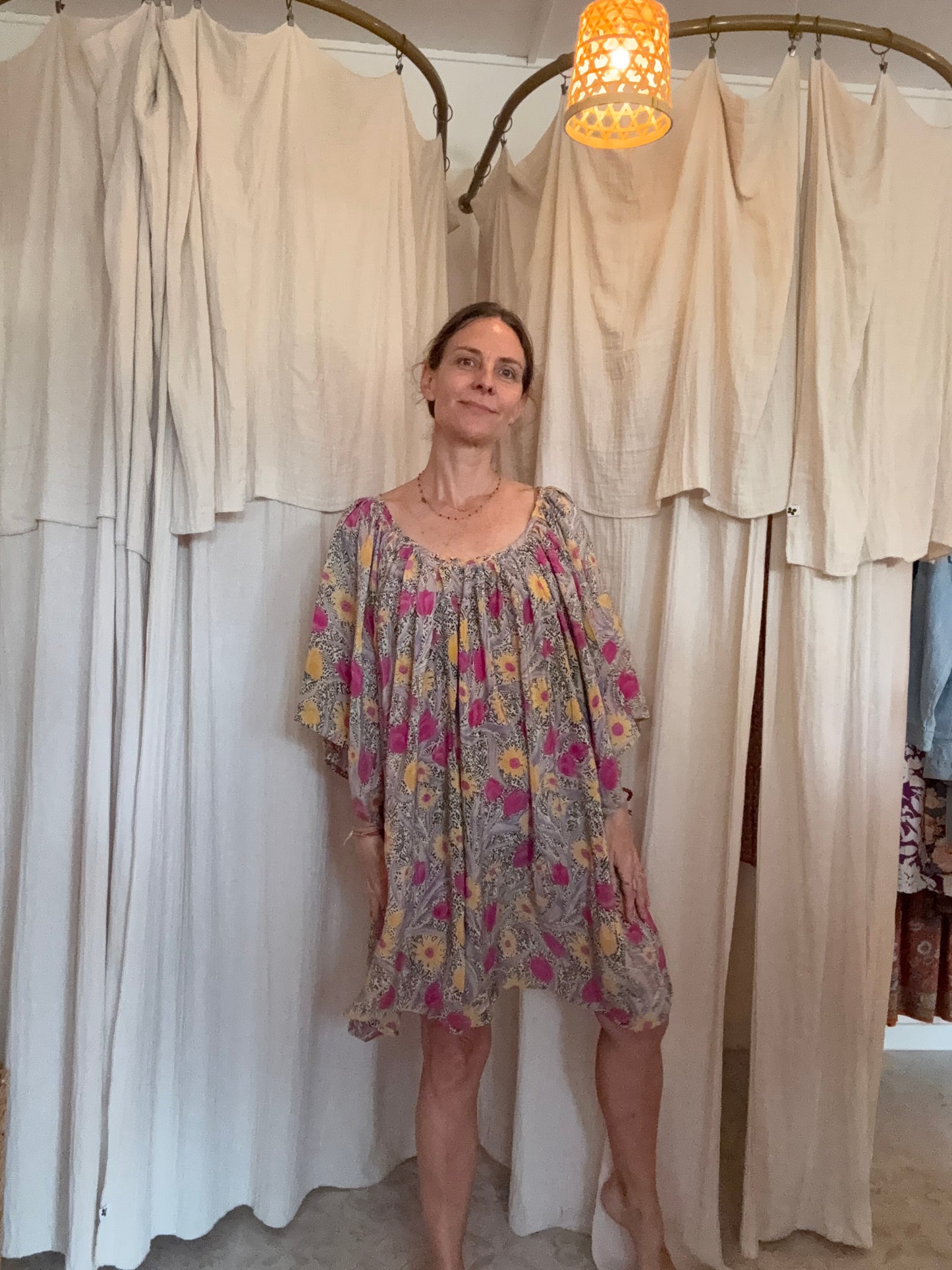 Robe Sahira courte 🩶🩷💛