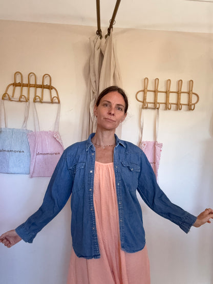 Chemise upcyclée broderie main