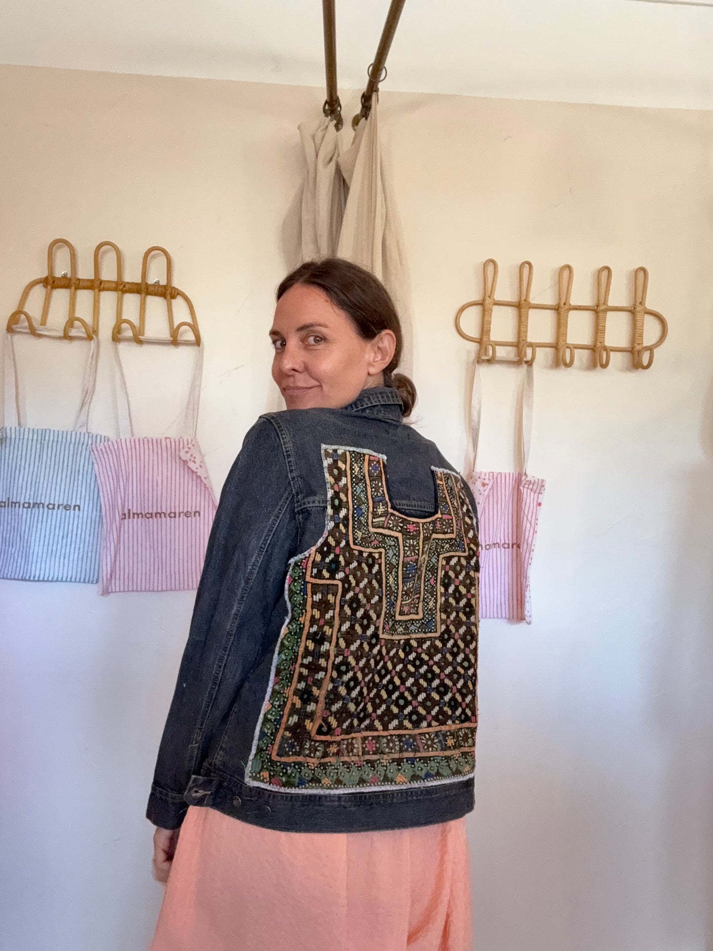Veste upcyclée broderie main Oversize
