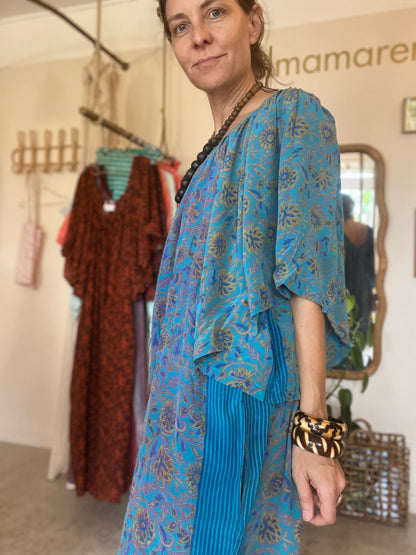 Robe Sahira 💙🩵🧡