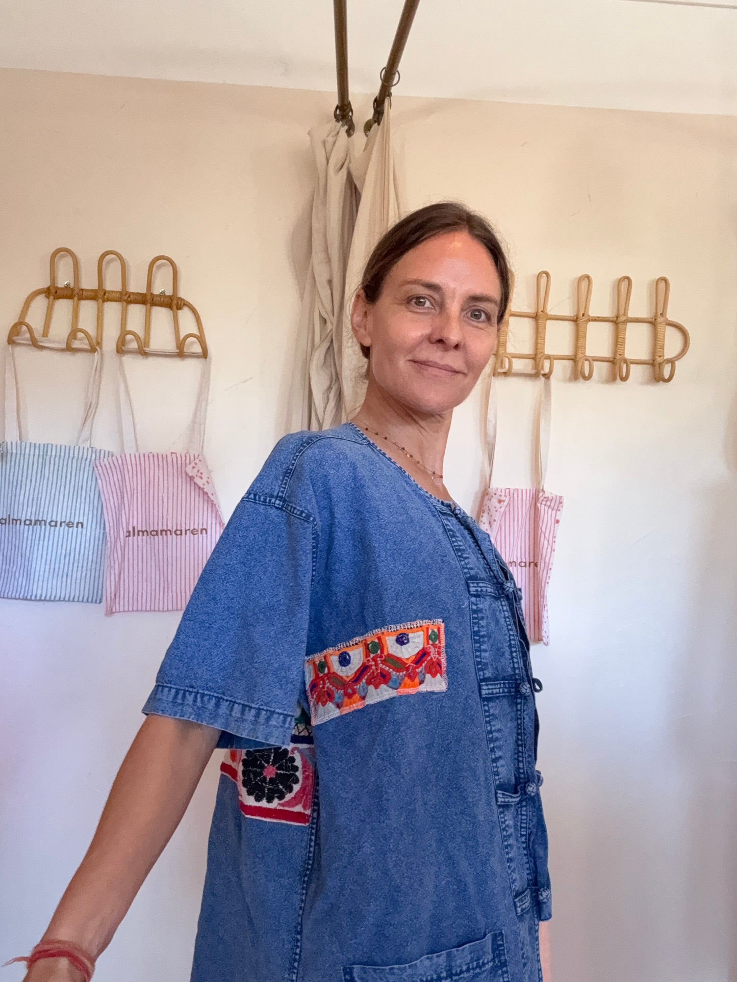 Veste upcyclée broderie main