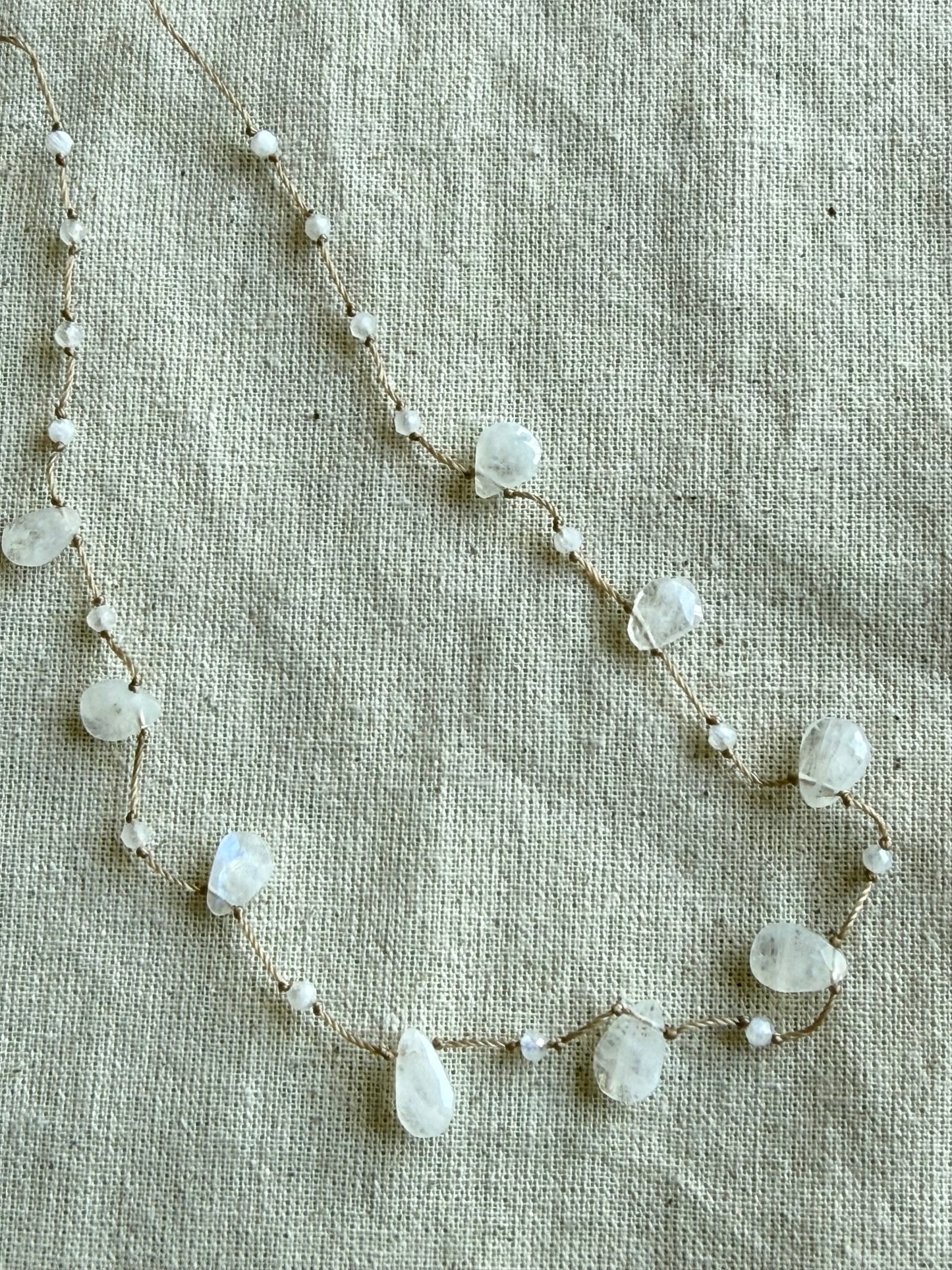 Collier gouttes pierre de lune 🤍