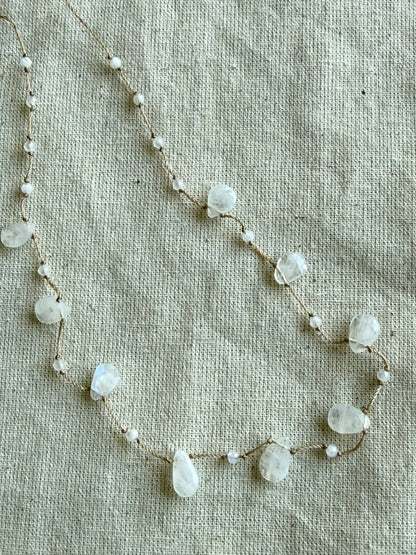 Collier gouttes pierre de lune 🤍
