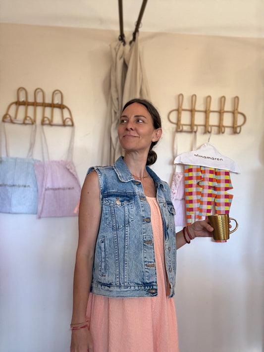 Veste upcyclée broderie main sans manches
