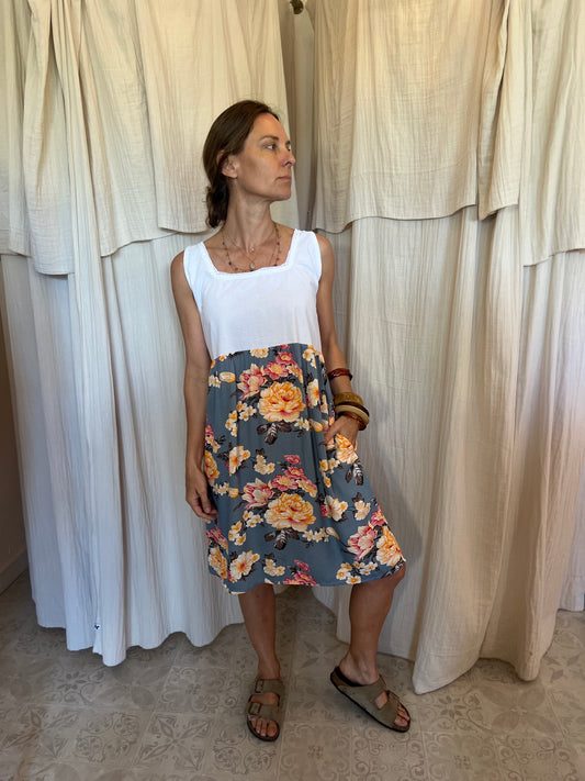 Robe Henriette L-XL 🤍🩵🩷