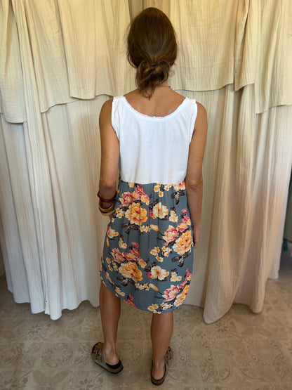 Robe Henriette L-XL 🤍🩵🩷