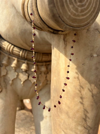 Collier gouttes poire grenat rouge et perles