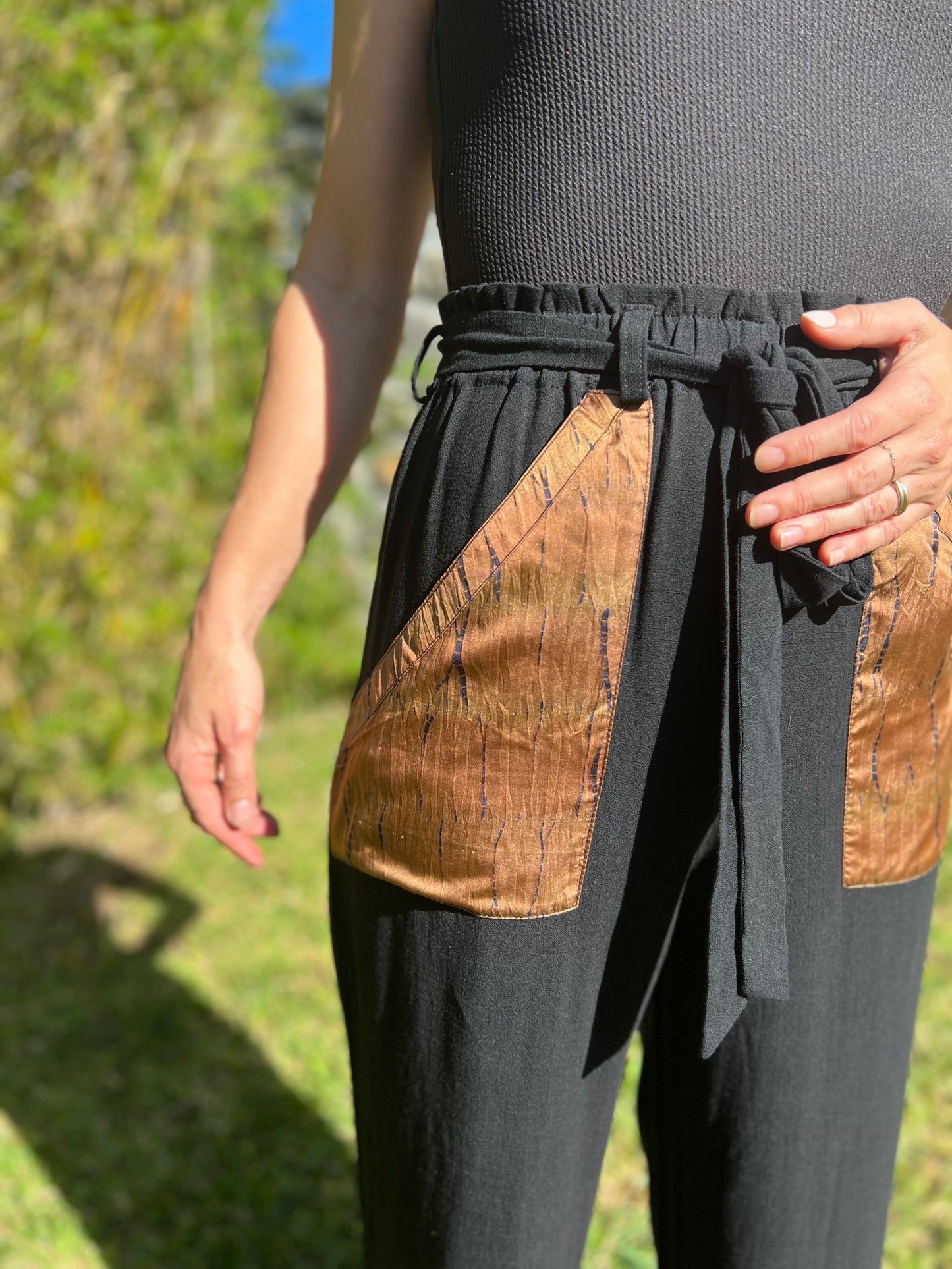 Pantalon Kawaii Bronze | almamaren.