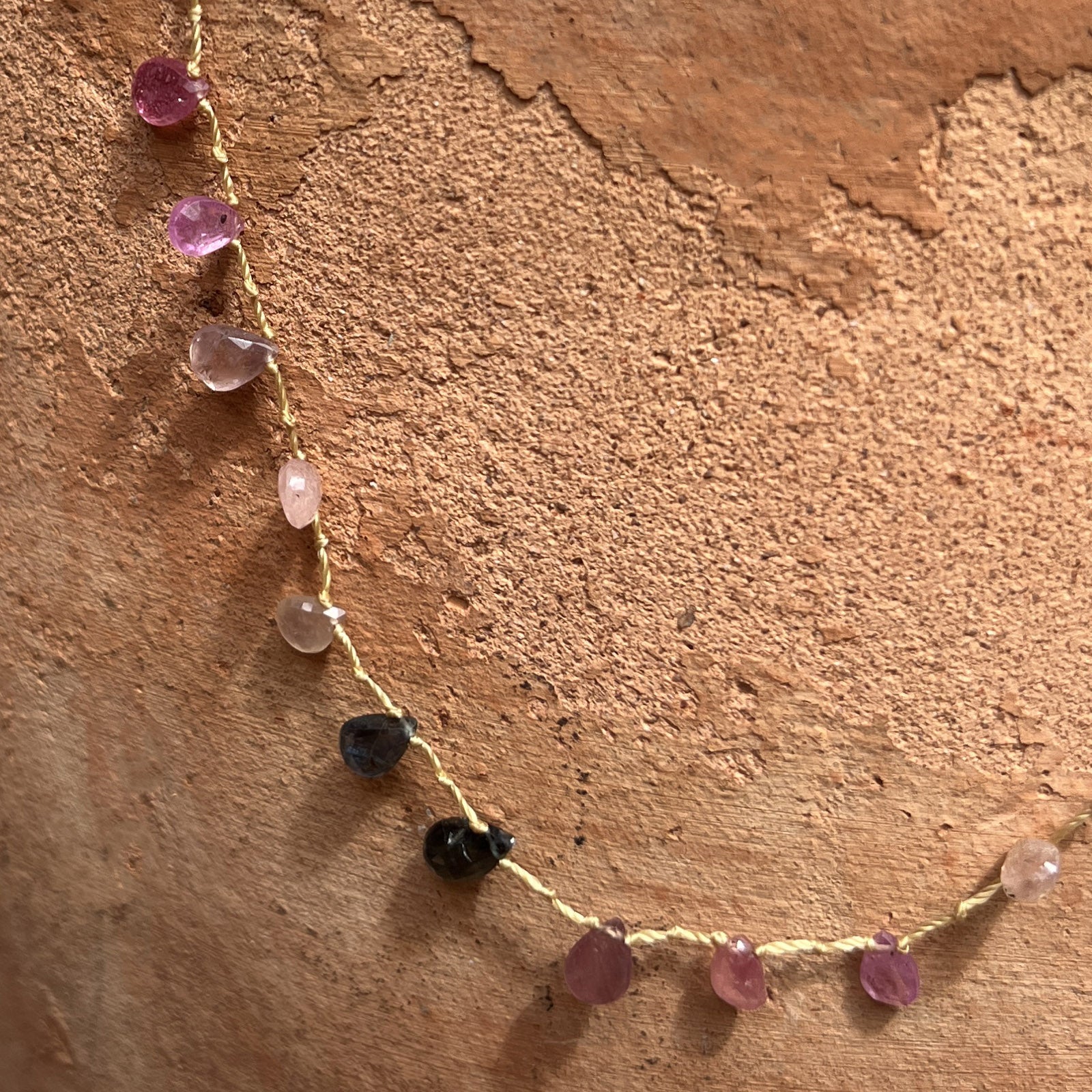 Collier Gouttes Saphirs Multicolores | almamaren.